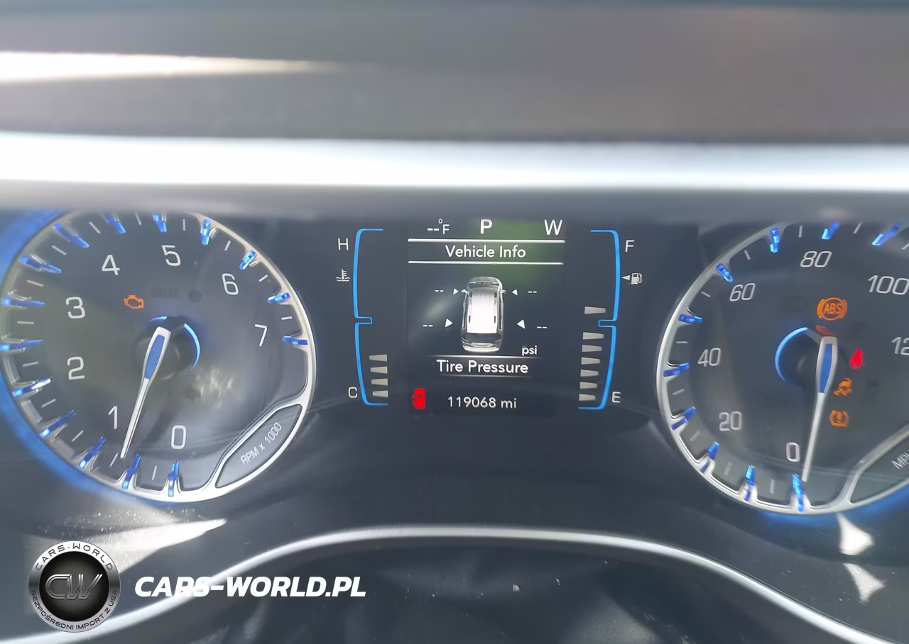 2017 Chrysler Pacifica Touring-L VIN:2C4RC1BGXHR788320 - 7