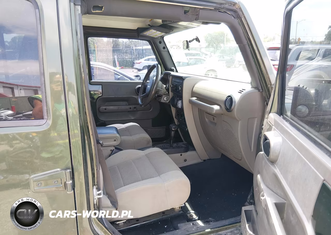 2007 Jeep Wrangler Unlimited Sahara VIN:1J4GB59167L143183 - 5