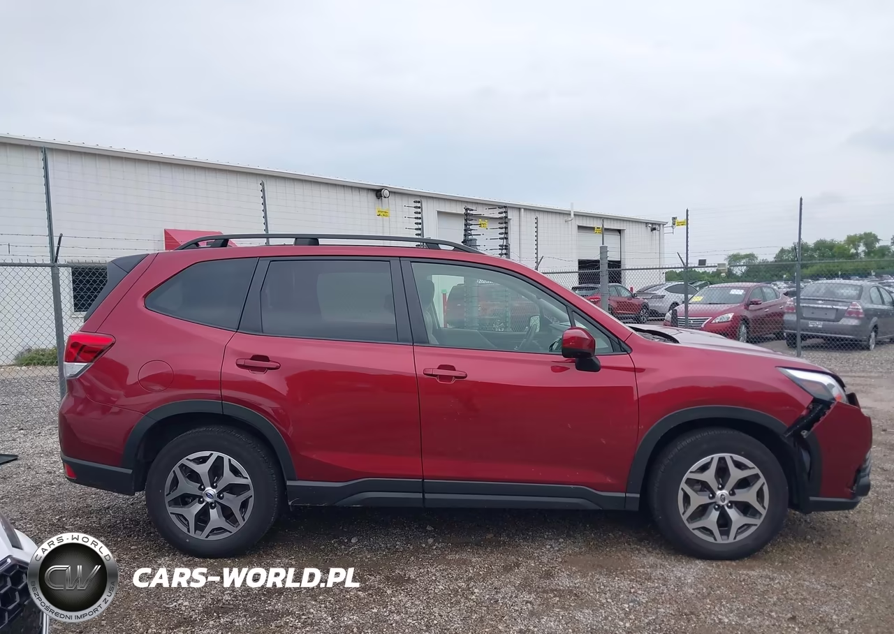 2024 Subaru Forester Premium VIN:JF2SKADC9RH451294 - 13