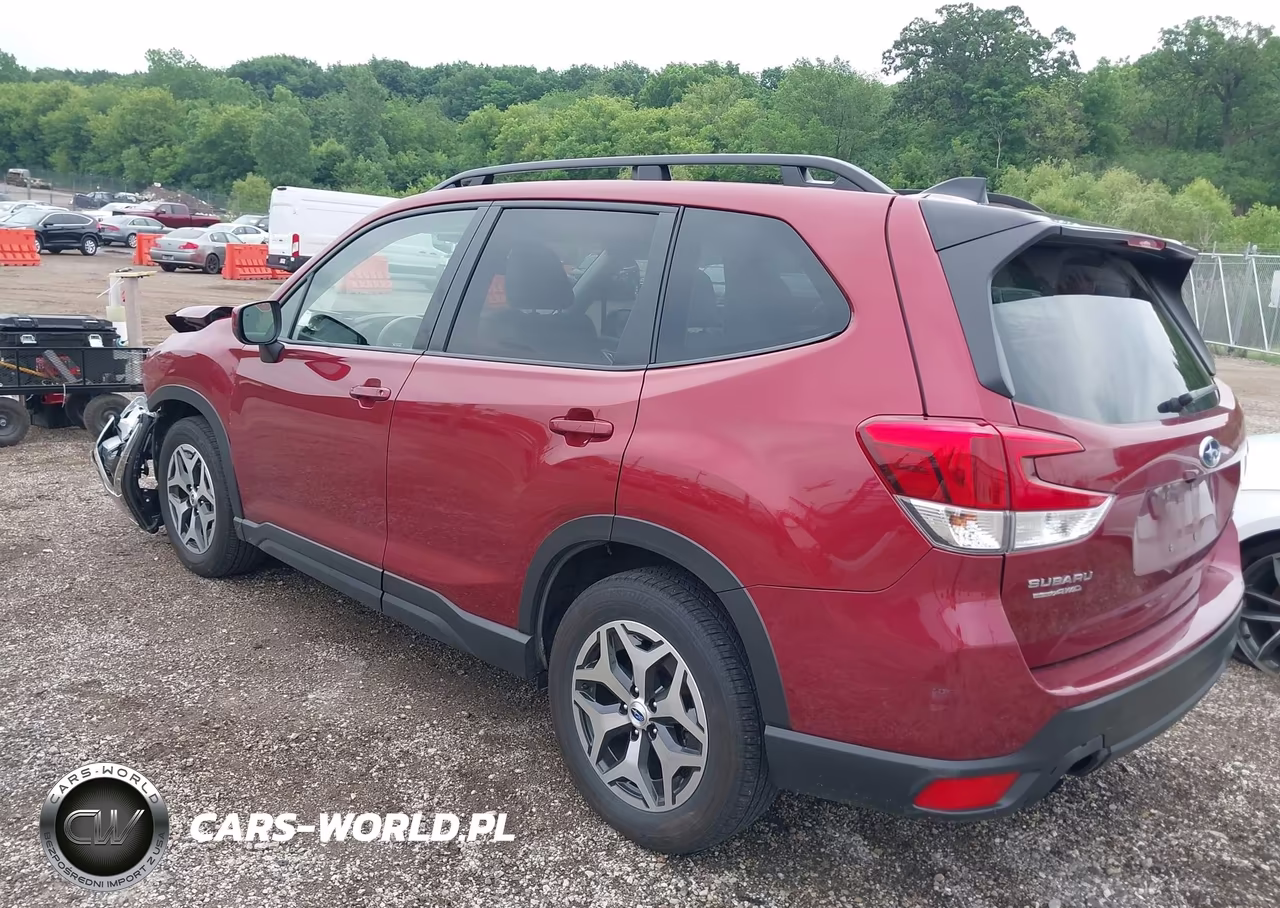 2024 Subaru Forester Premium VIN:JF2SKADC9RH451294 - 3