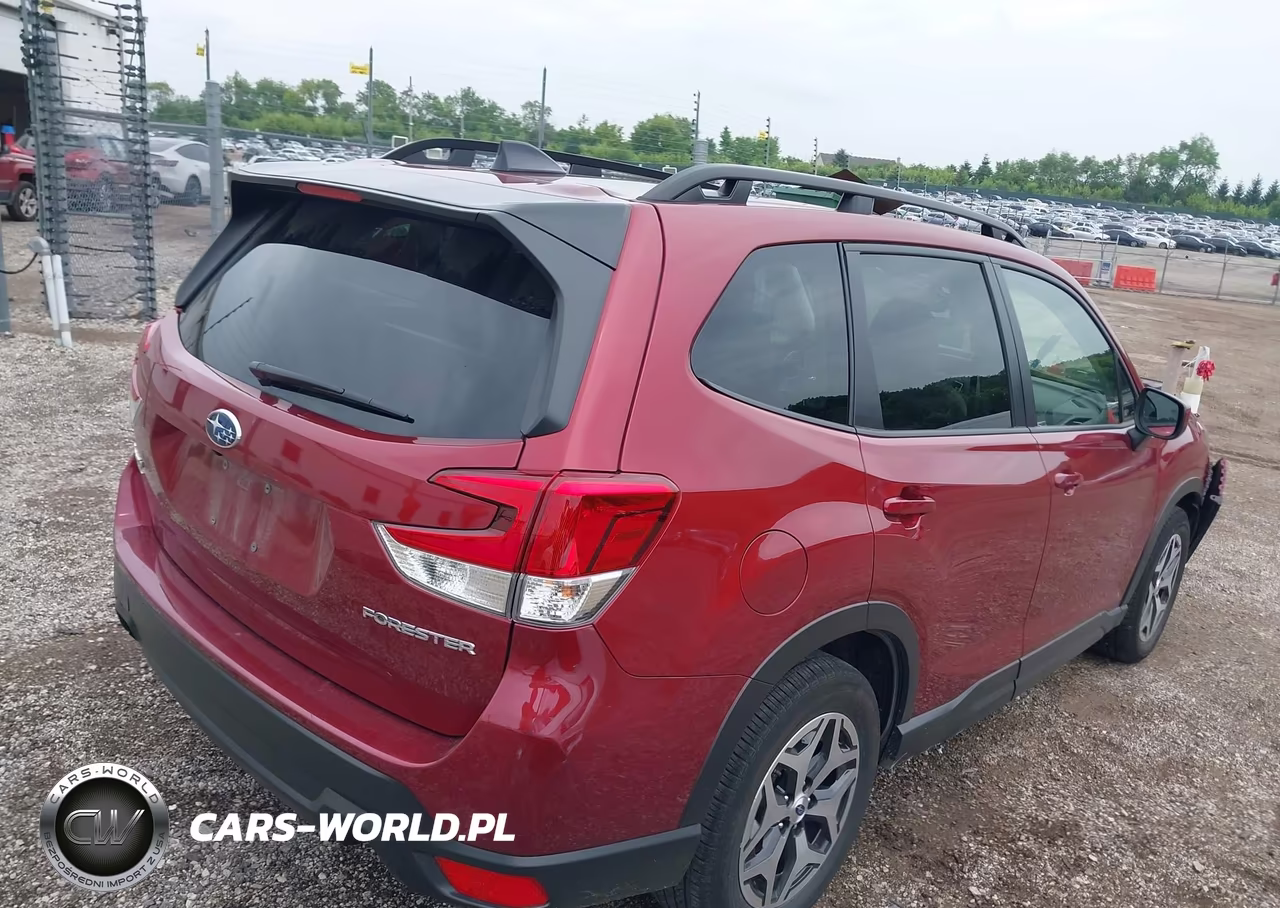 2024 Subaru Forester Premium VIN:JF2SKADC9RH451294 - 4