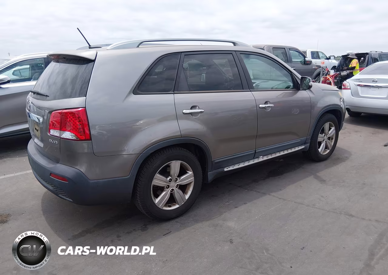 2012 Kia Sorento Ex V6 VIN:5XYKU4A27CG198725 - 4