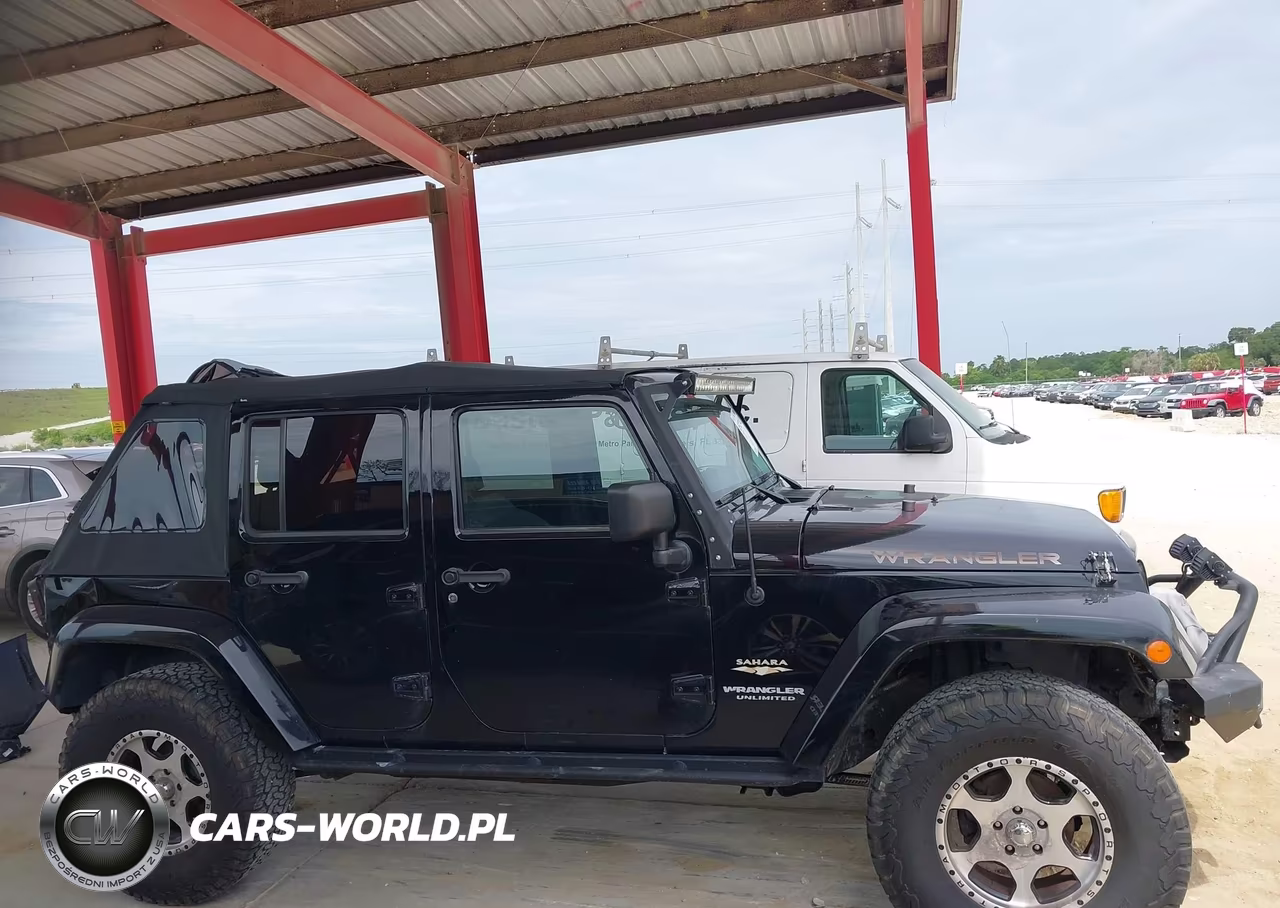 2008 Jeep Wrangler Unlimited Sahara VIN:1J8GA59188L587717 - 14