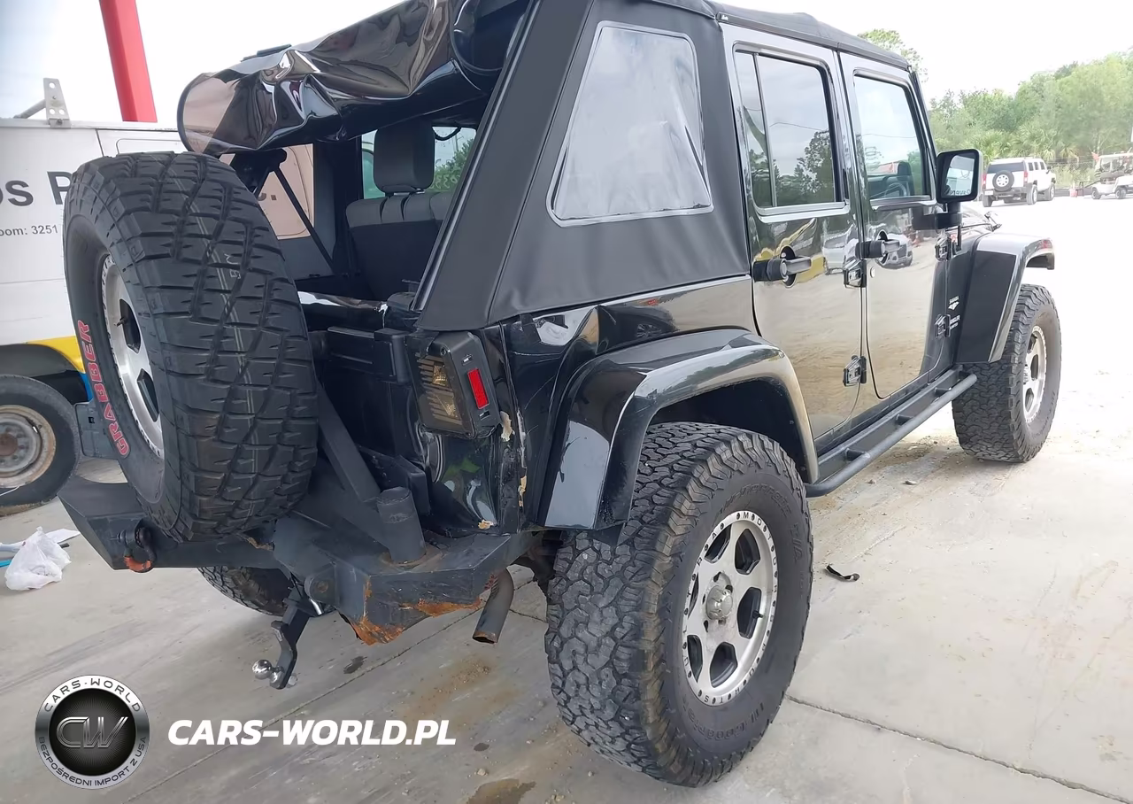 2008 Jeep Wrangler Unlimited Sahara VIN:1J8GA59188L587717 - 4