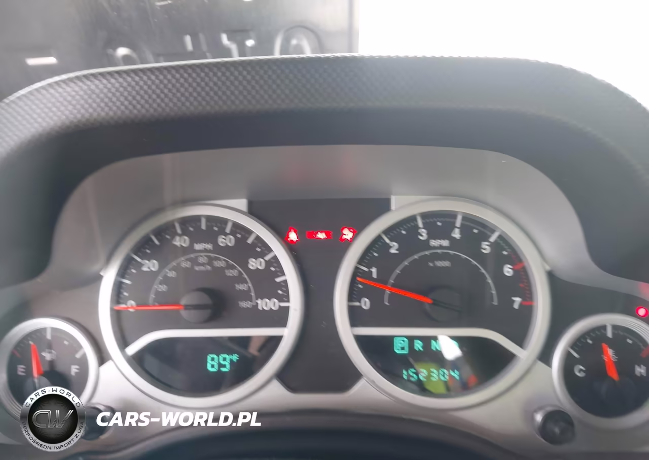 2008 Jeep Wrangler Unlimited Sahara VIN:1J8GA59188L587717 - 7