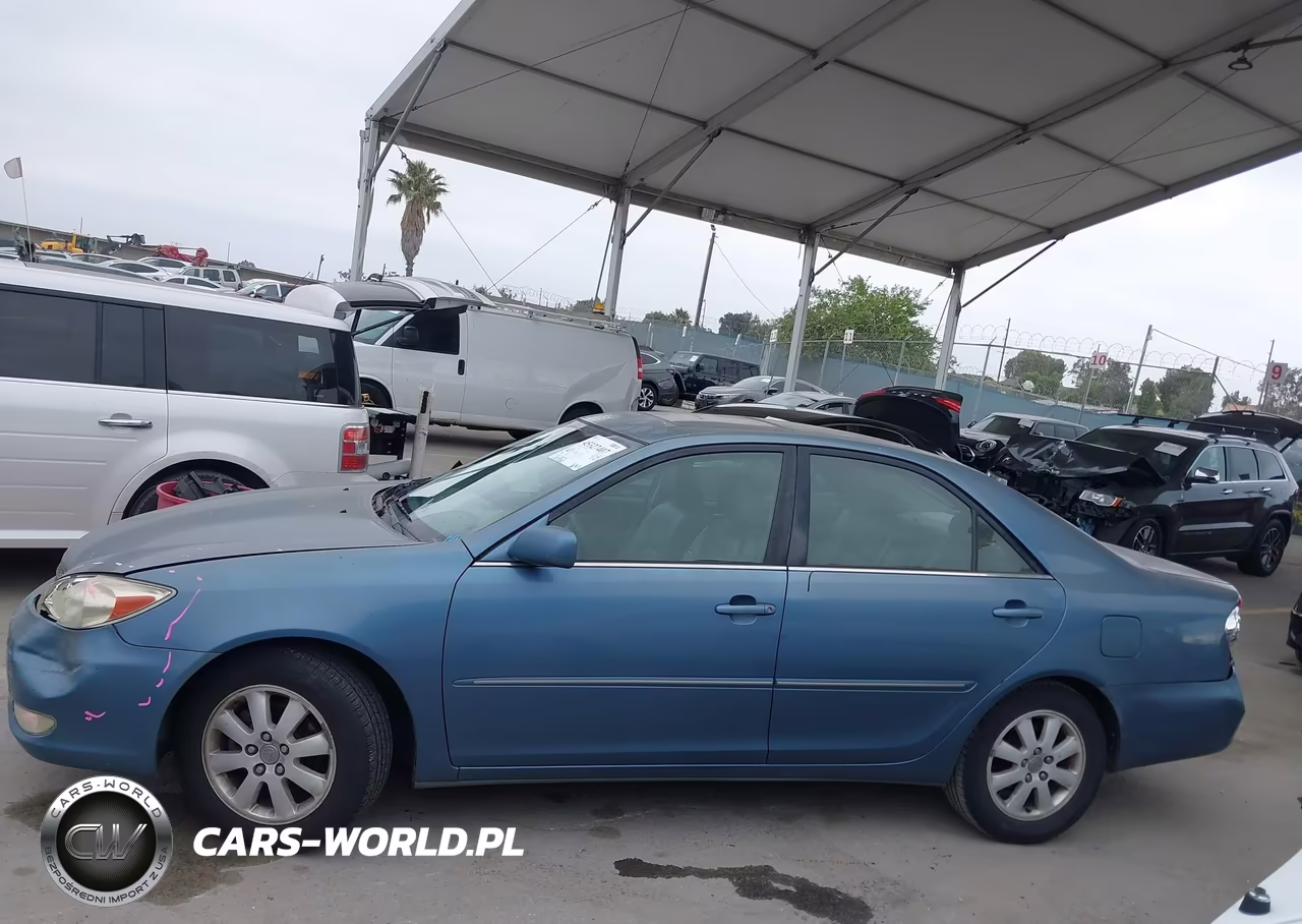 2003 Toyota Camry Xle VIN:4T1BE32K13U705389 - 14