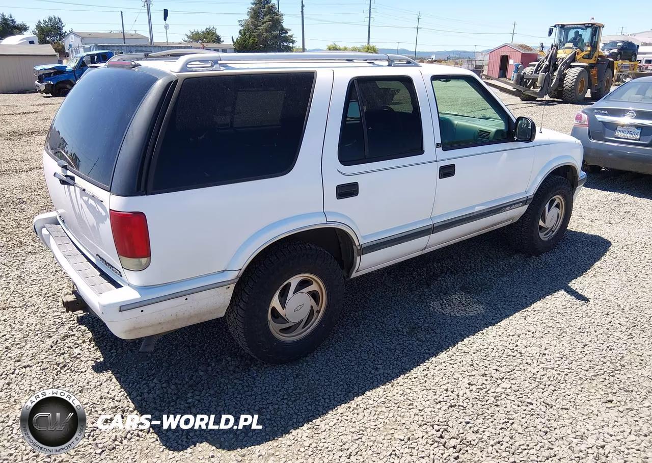 1995 Chevrolet Blazer VIN:1GNDT13W8S2158776 - 4