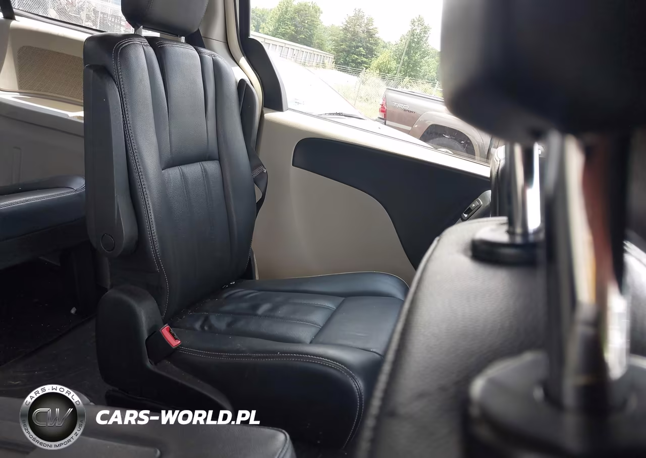 2012 Chrysler Town & Country Touring VIN:2C4RC1BG8CR289590 - 8