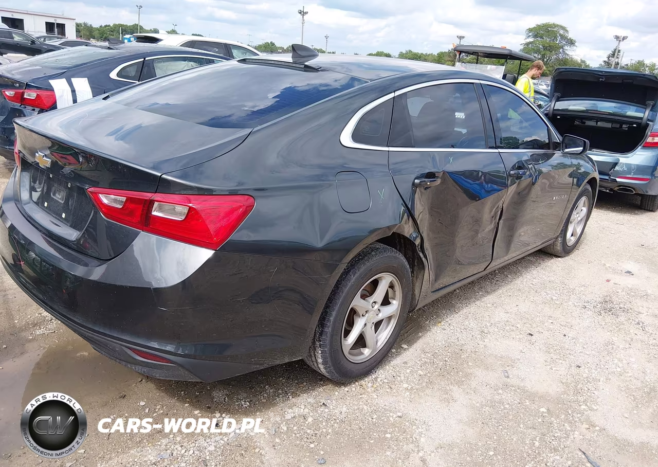 2017 Chevrolet Malibu Ls VIN:1G1ZB5ST1HF166132 - 4