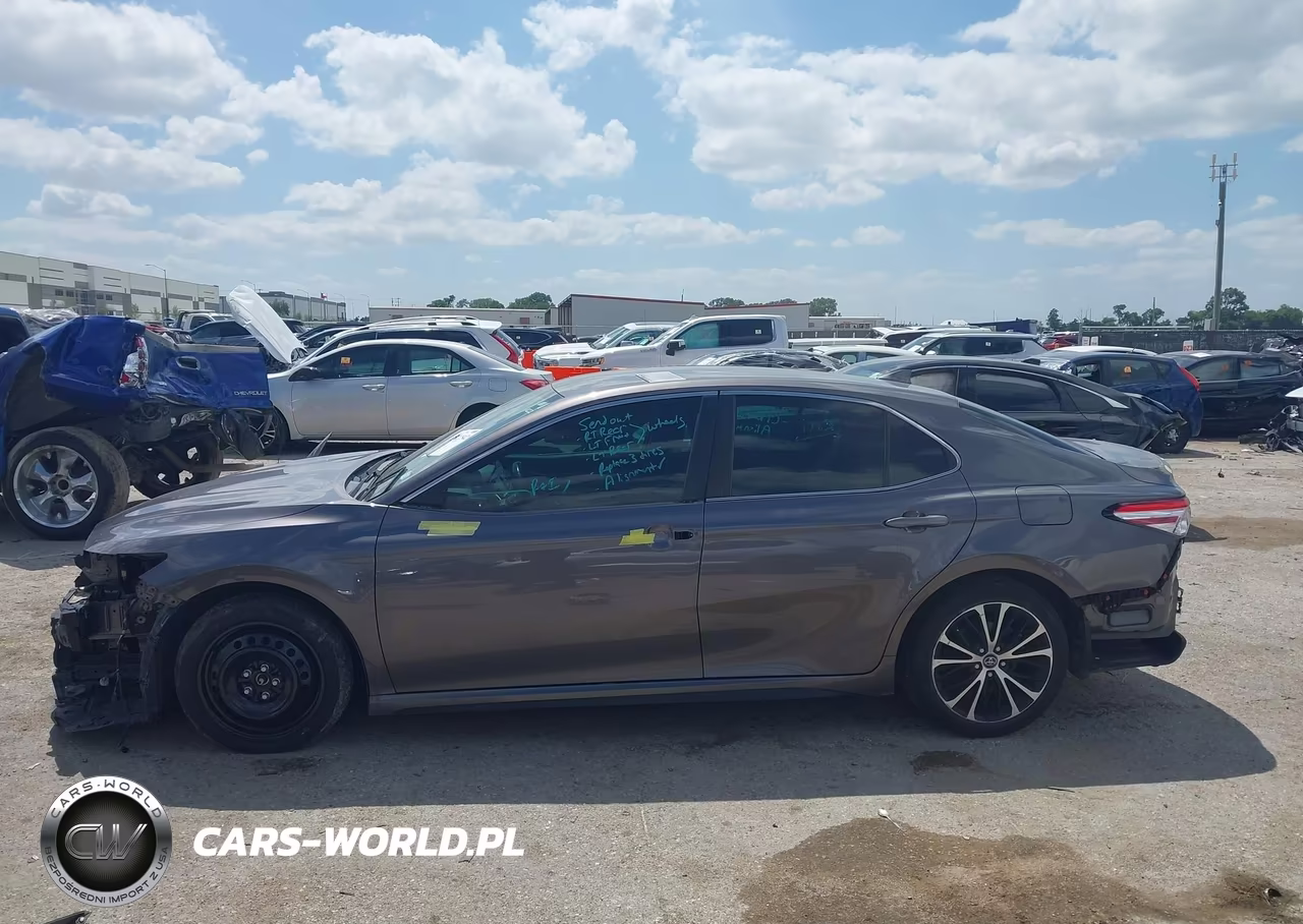 2020 Toyota Camry Se VIN:4T1G11AK0LU350609 - 13