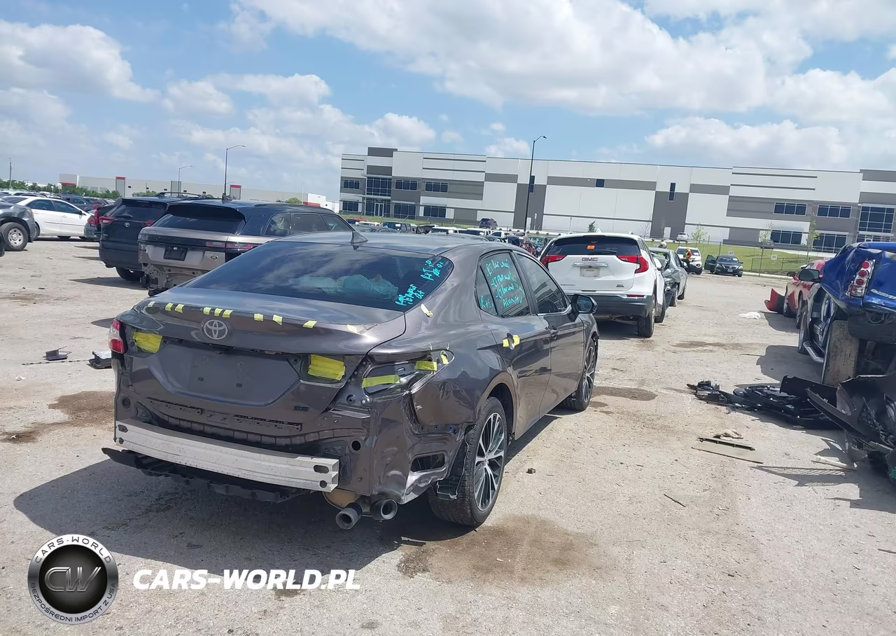 2020 Toyota Camry Se VIN:4T1G11AK0LU350609 - 4