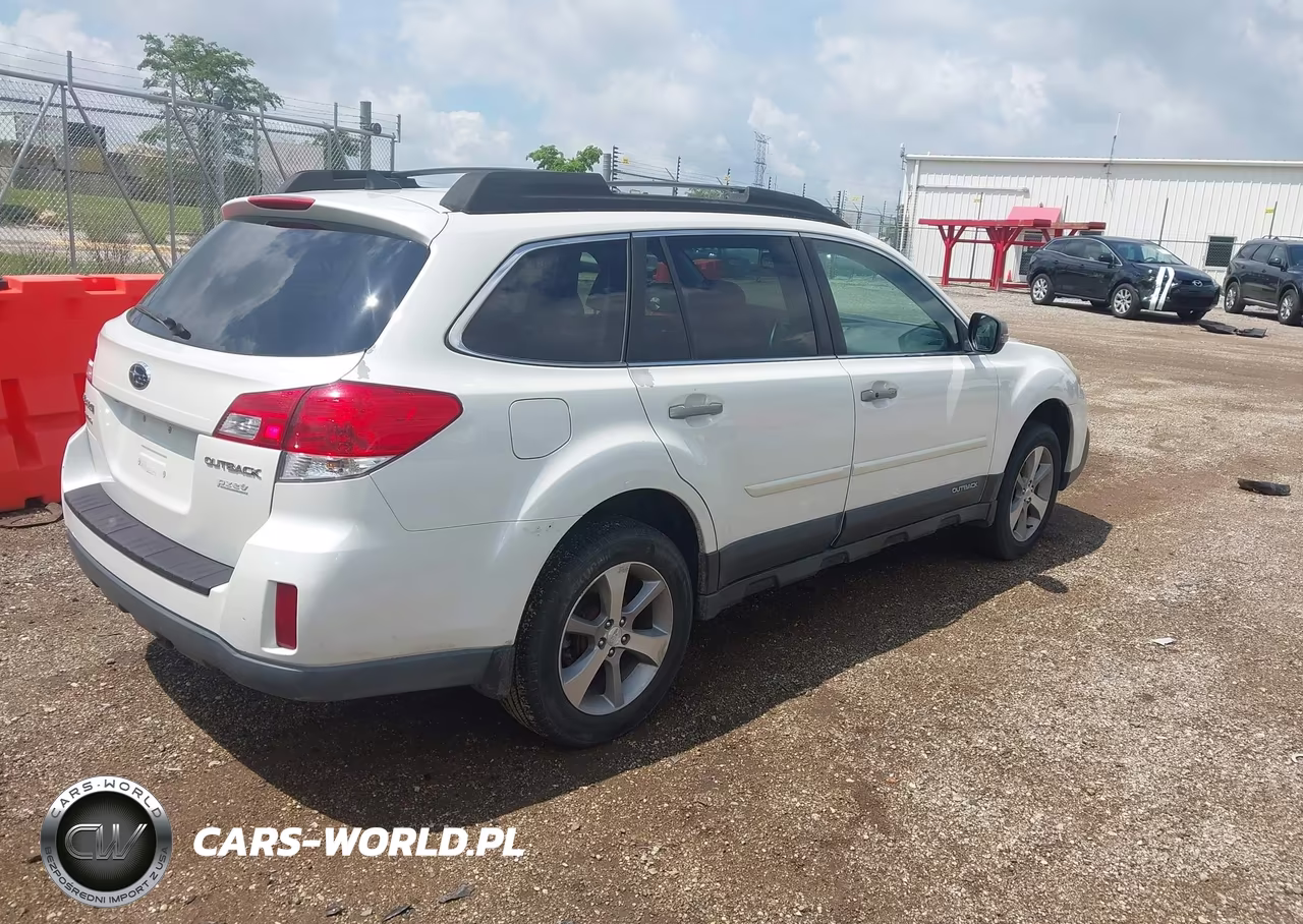 2013 Subaru Outback 2.5I Limited VIN:4S4BRCSC1D3243016 - 4