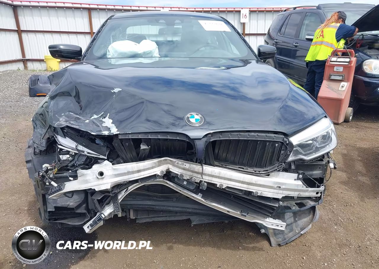 BMW 540 XI VIN:WBAJE7C50KG893185 - 6