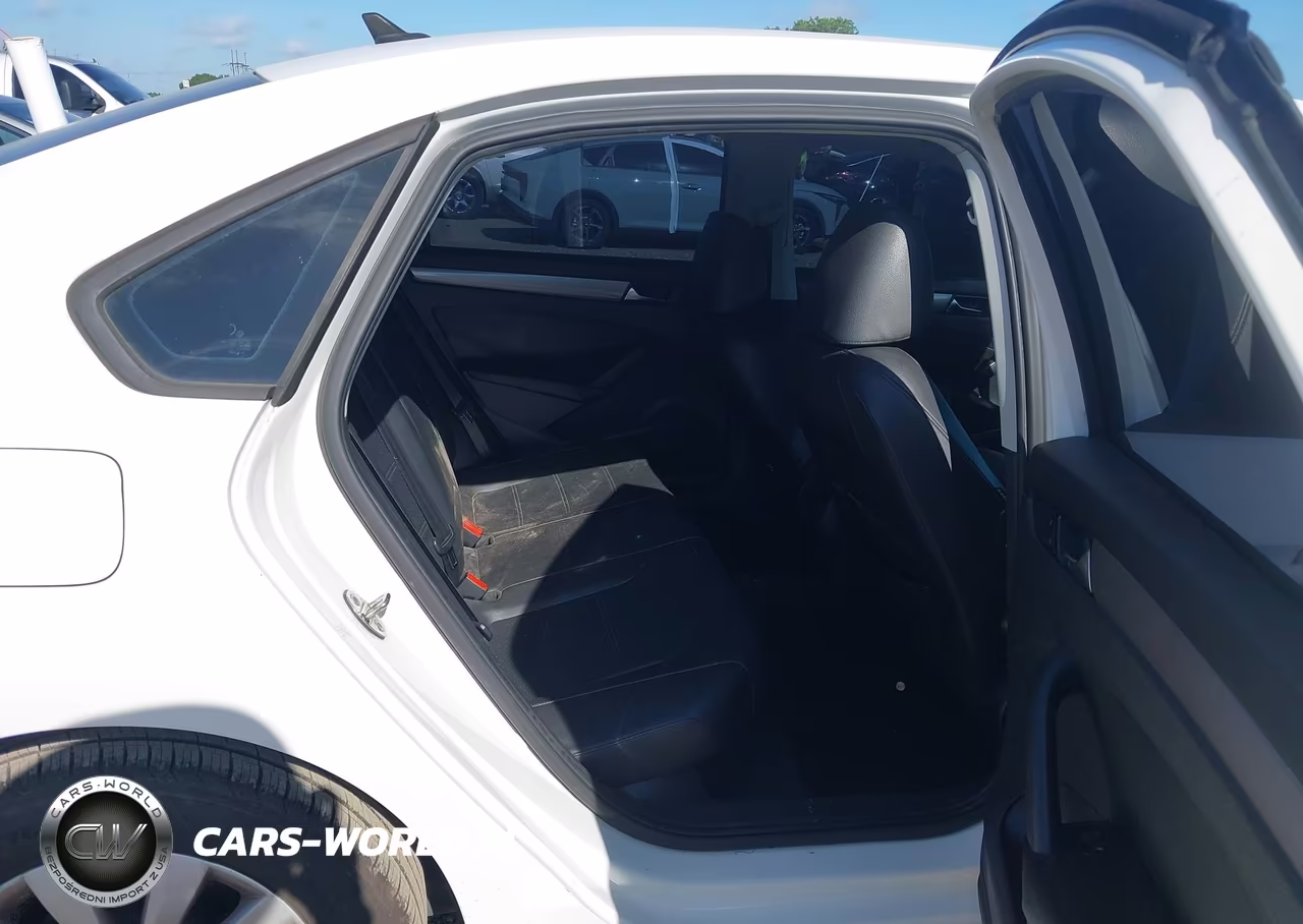 2015 Volkswagen Passat 1.8T Wolfsburg Edition VIN:1VWAT7A30FC043397 - 8