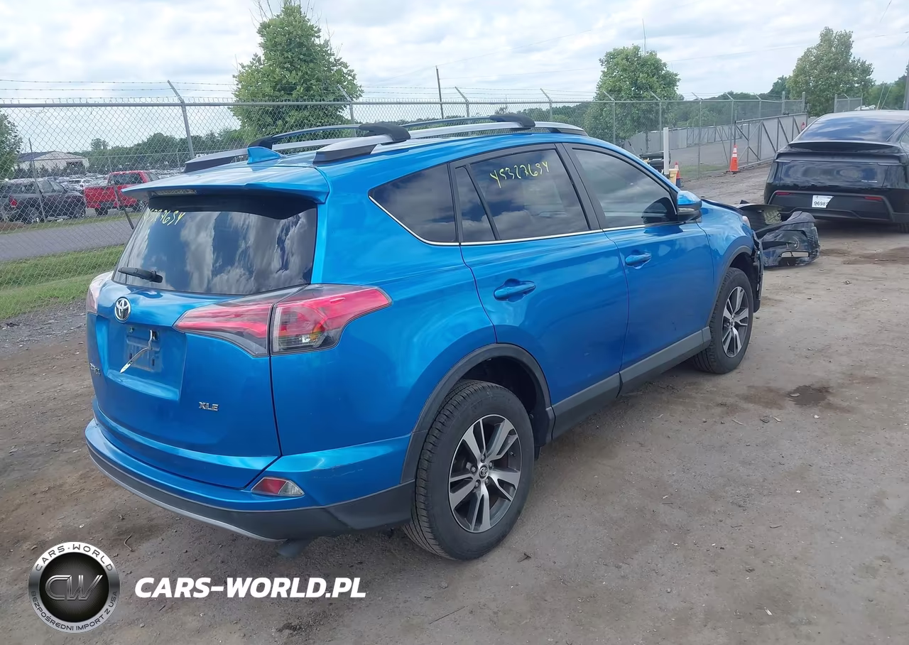 2017 Toyota Rav4 Xle VIN:JTMWFREVXHJ700146 - 4