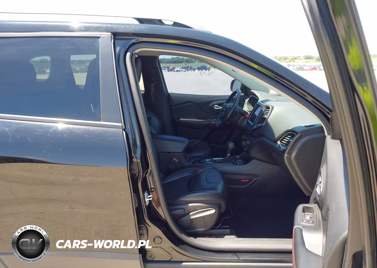 2019 Jeep Cherokee Trailhawk 4X4 VIN:1C4PJMBX5KD353312 - 5