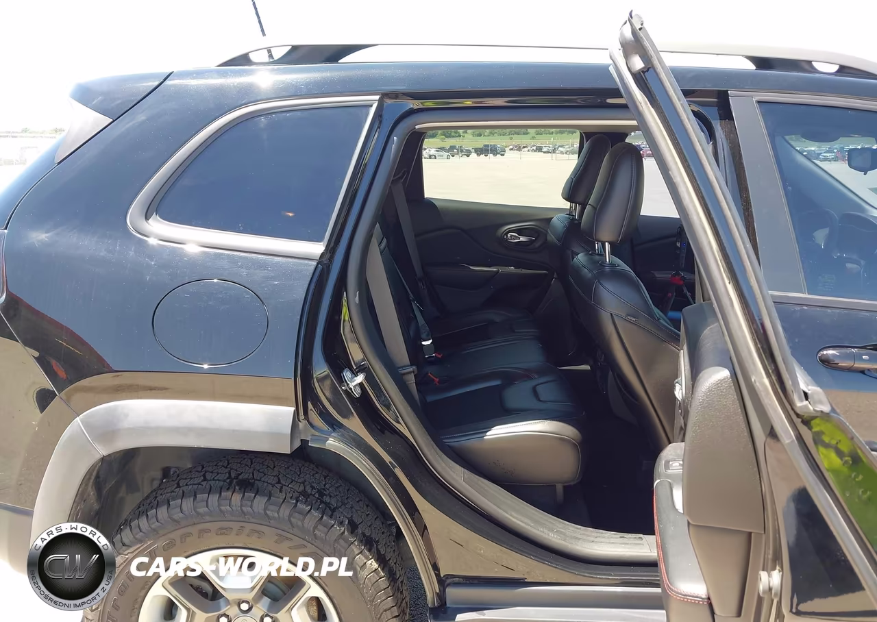 2019 Jeep Cherokee Trailhawk 4X4 VIN:1C4PJMBX5KD353312 - 8