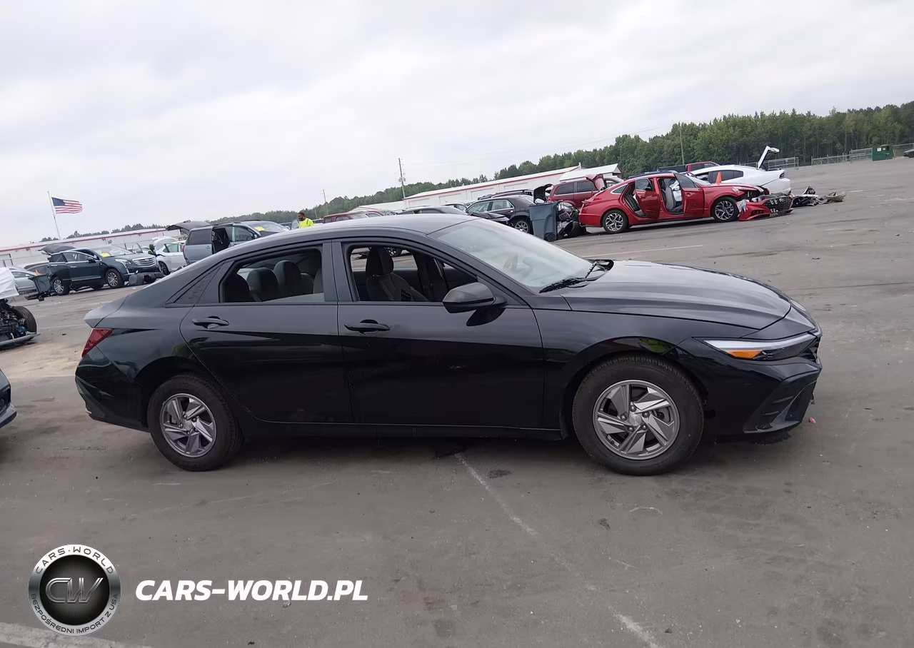 2025 Hyundai Elantra Se VIN:KMHLL4DGXSU930644 - 13