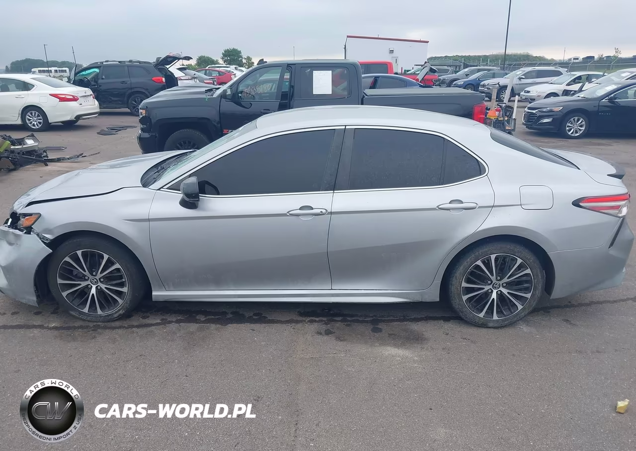 2018 Toyota Camry Se VIN:4T1B11HK0JU660627 - 15
