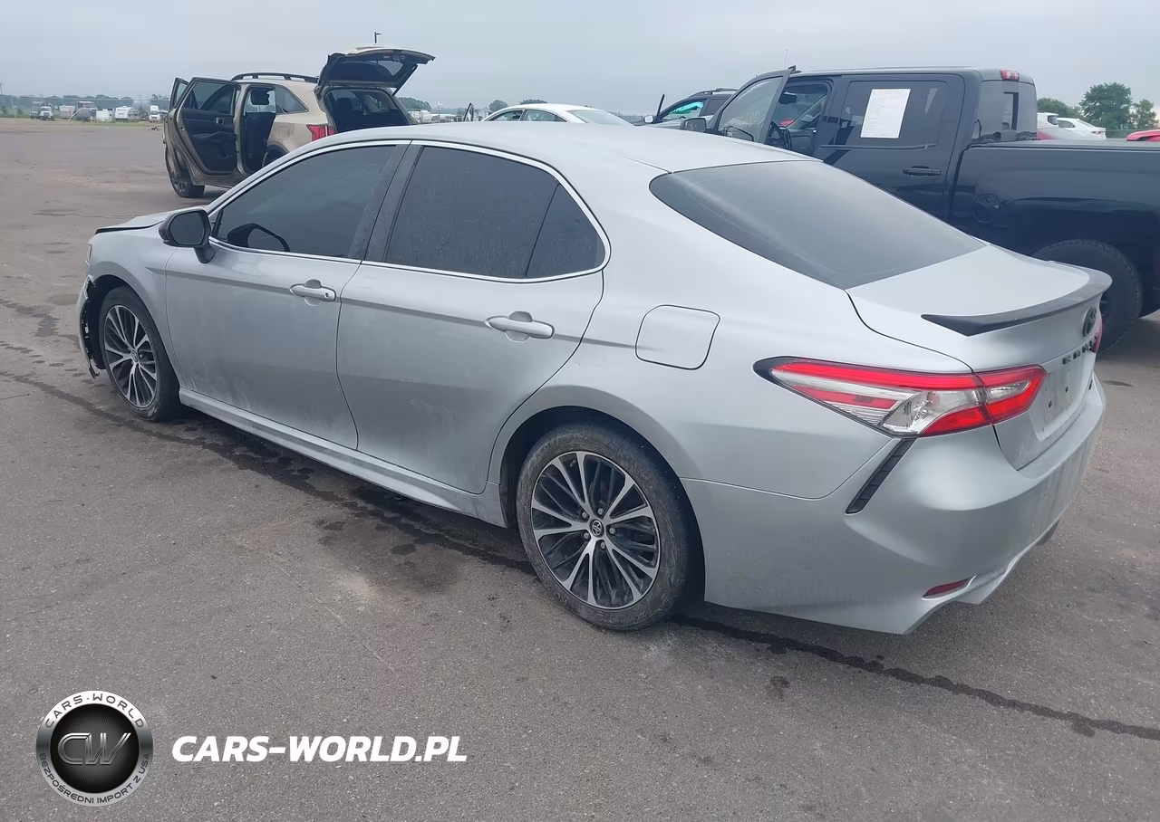2018 Toyota Camry Se VIN:4T1B11HK0JU660627 - 3