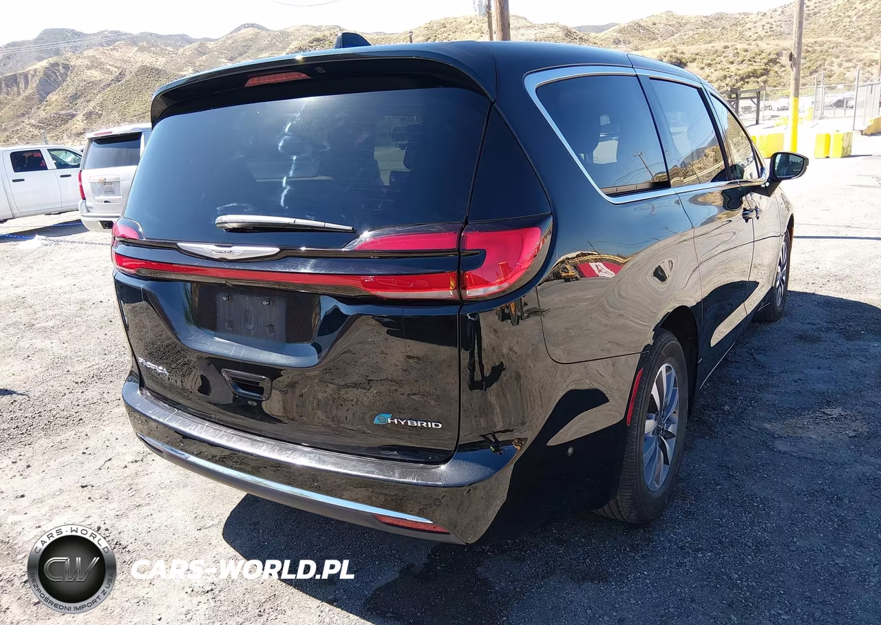 2023 Chrysler Pacifica Hybrid Touring L VIN:2C4RC1L75PR608965 - 4