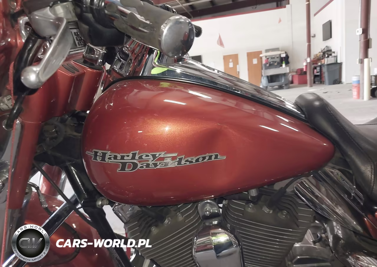 2011 Harley-Davidson Flhx VIN:1HD1KB417BB610271 - 15