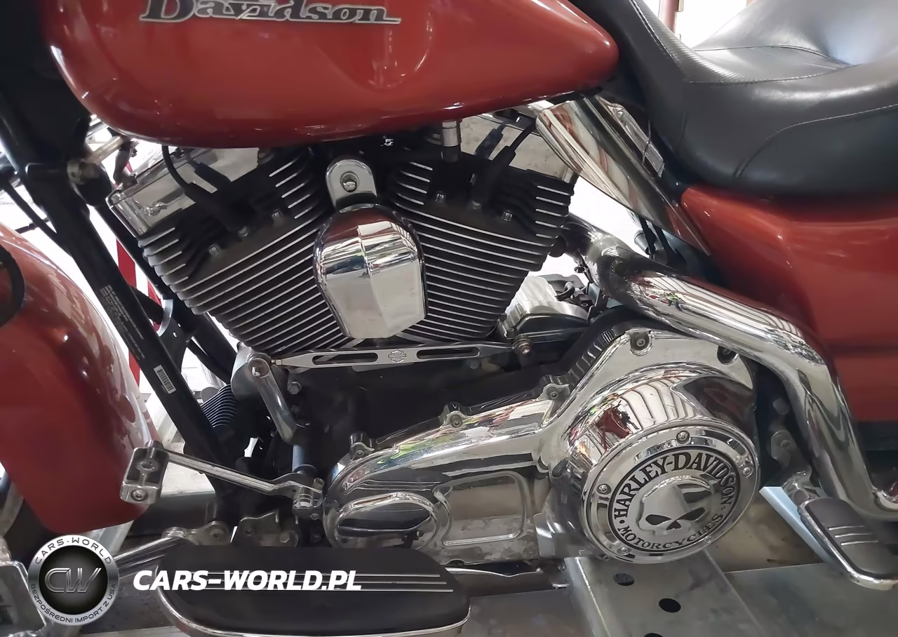 2011 Harley-Davidson Flhx VIN:1HD1KB417BB610271 - 9