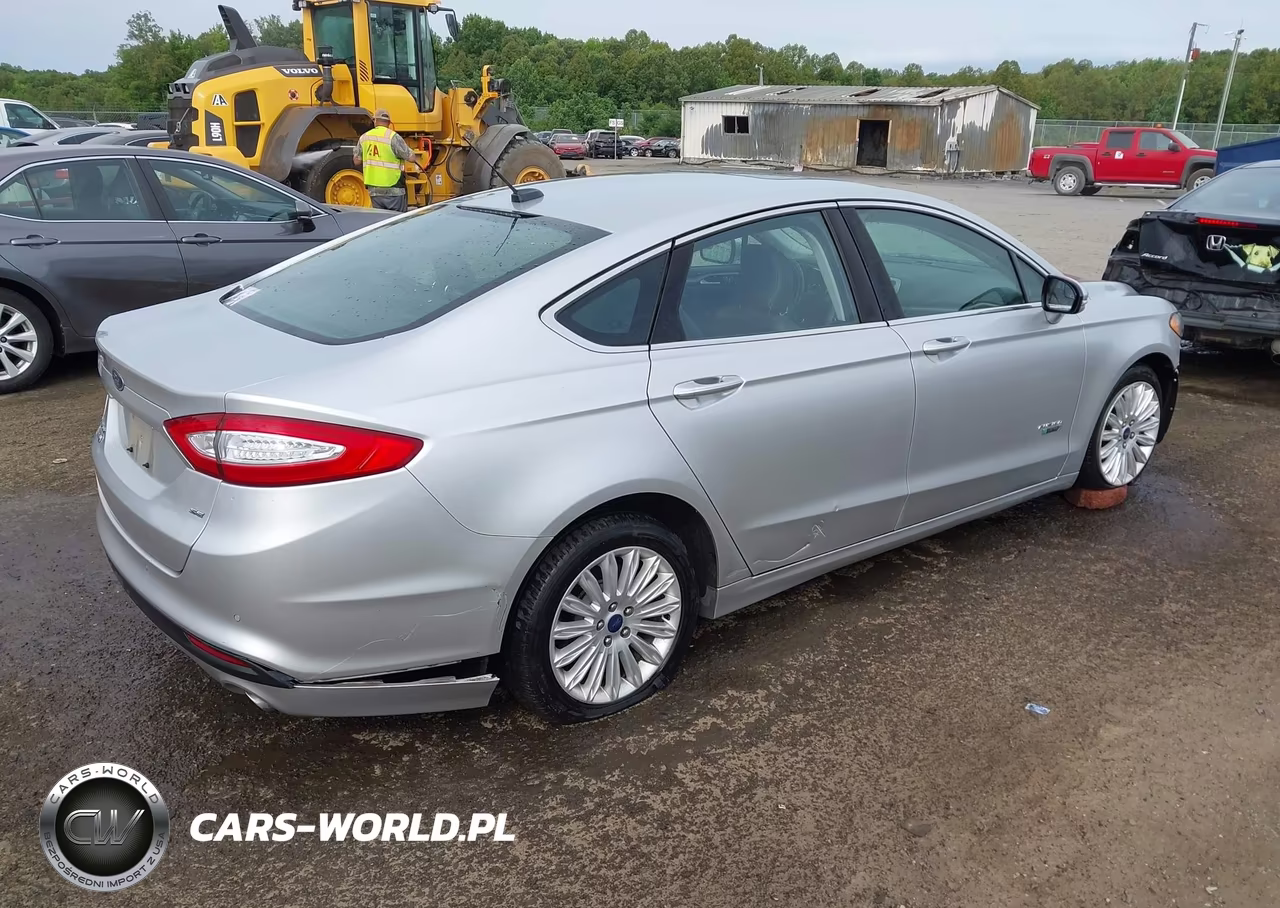 2016 Ford Fusion Energi Se Luxury VIN:3FA6P0PU3GR230873 - 4