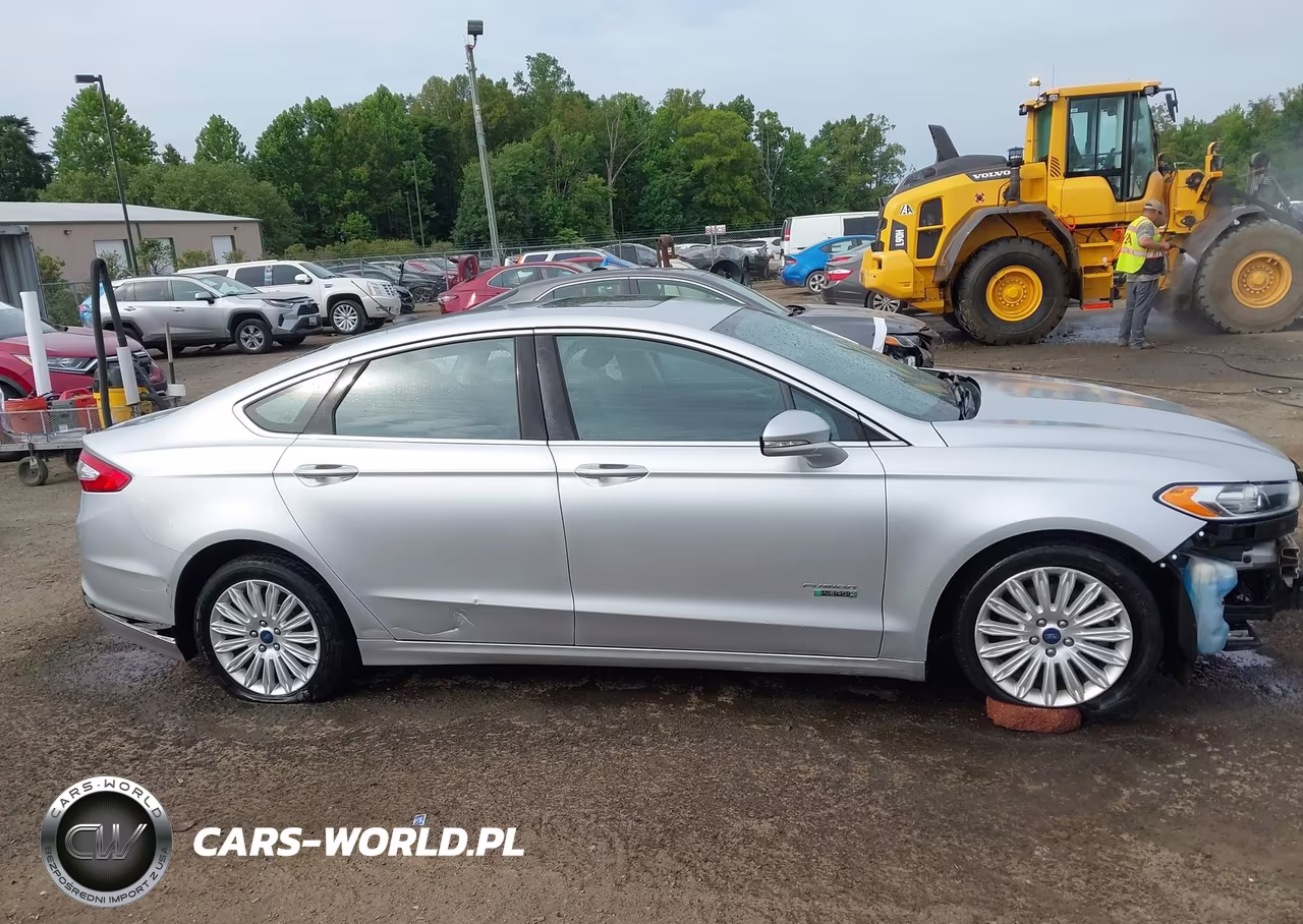 2016 Ford Fusion Energi Se Luxury VIN:3FA6P0PU3GR230873 - 6