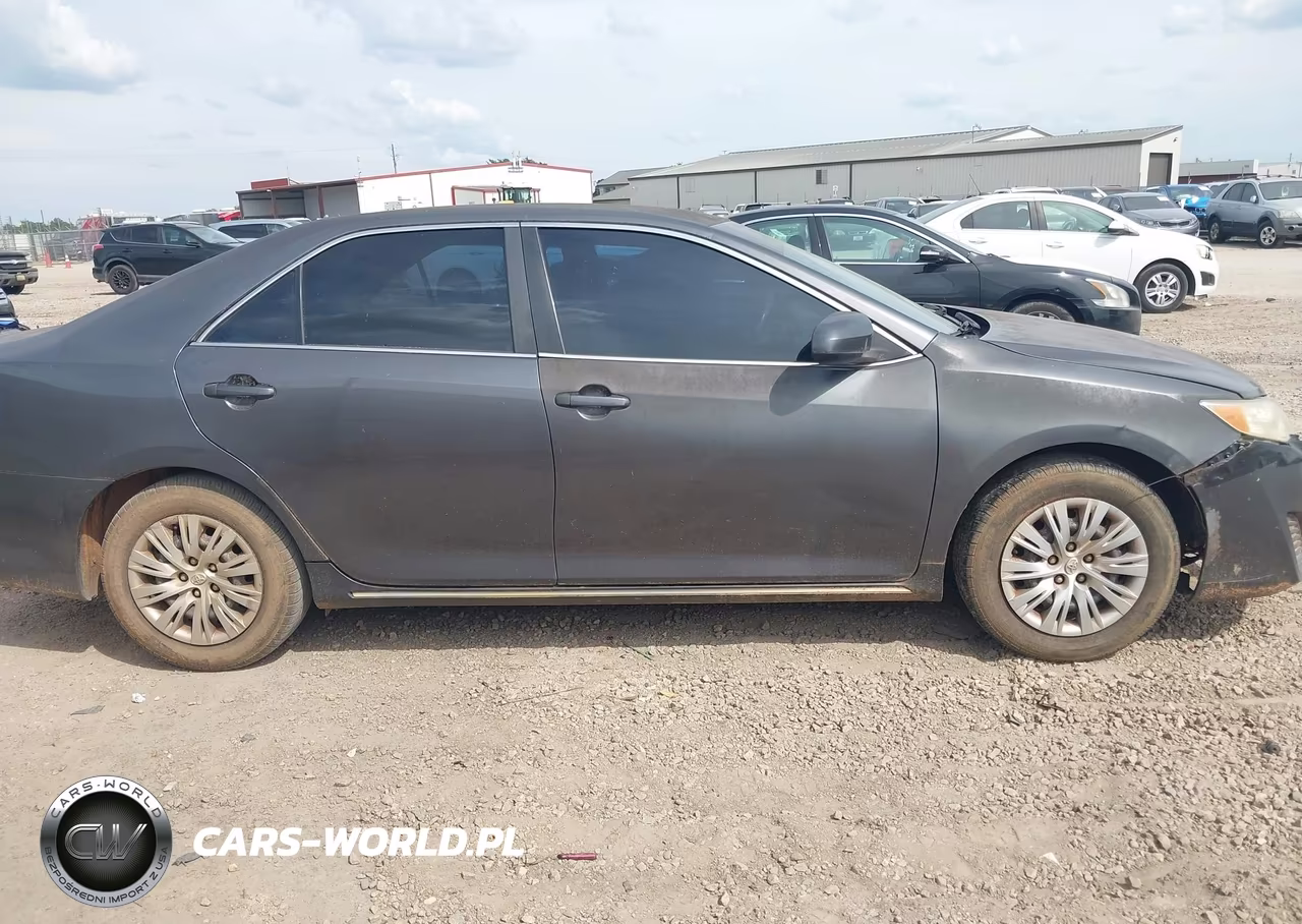 2013 Toyota Camry Le VIN:4T1BF1FK2DU255586 - 13