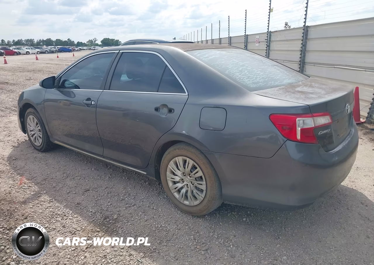 2013 Toyota Camry Le VIN:4T1BF1FK2DU255586 - 3