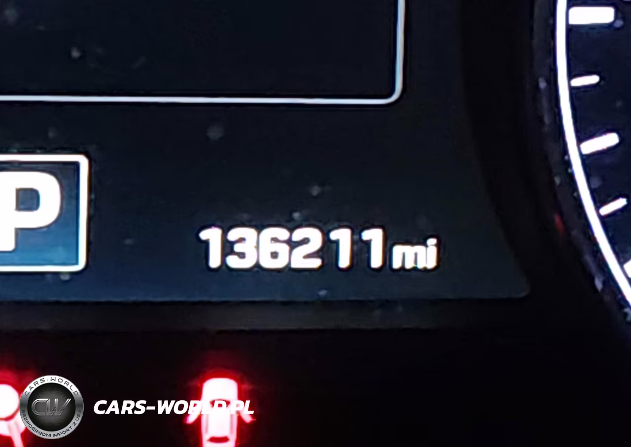 2015 Hyundai Genesis 3.8 VIN:KMHGN4JE2FU063731 - 14