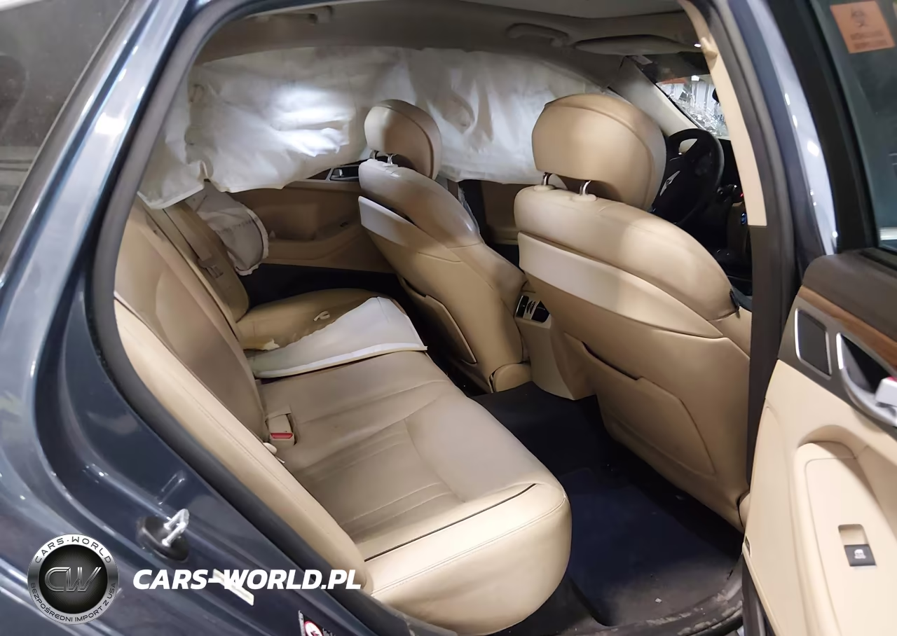 2015 Hyundai Genesis 3.8 VIN:KMHGN4JE2FU063731 - 8