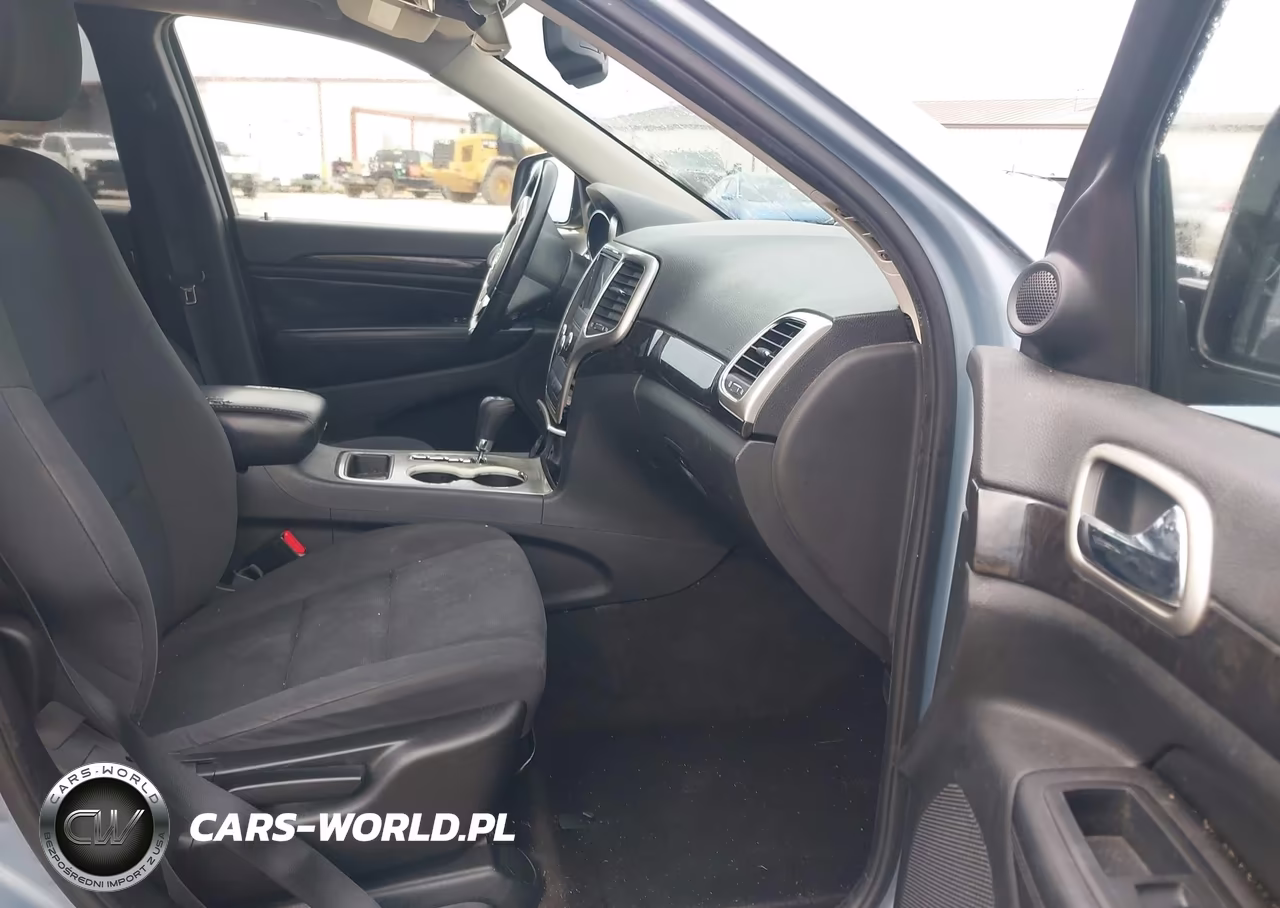 2012 Jeep Grand Cherokee Laredo VIN:1C4RJEAG1CC227939 - 5