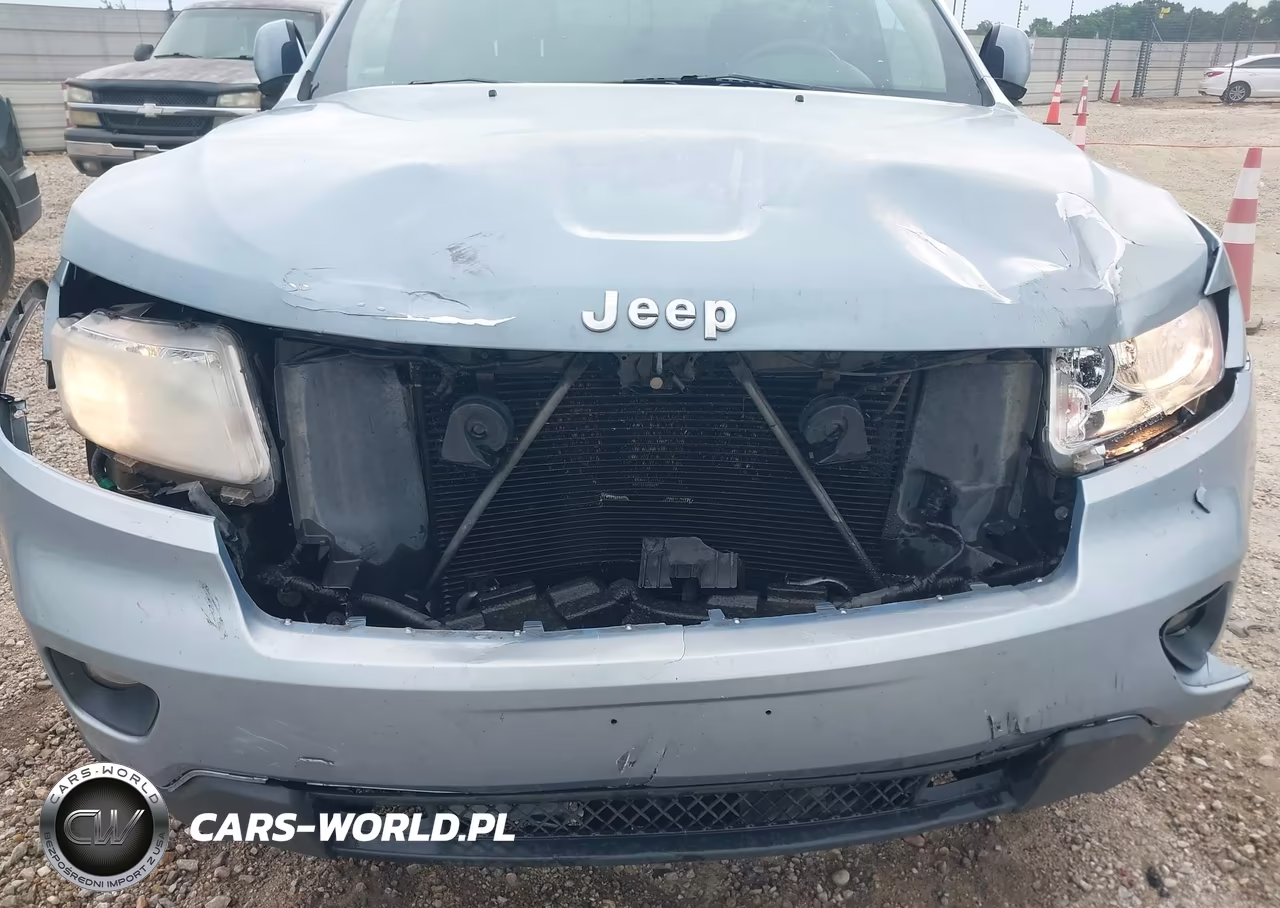 2012 Jeep Grand Cherokee Laredo VIN:1C4RJEAG1CC227939 - 6