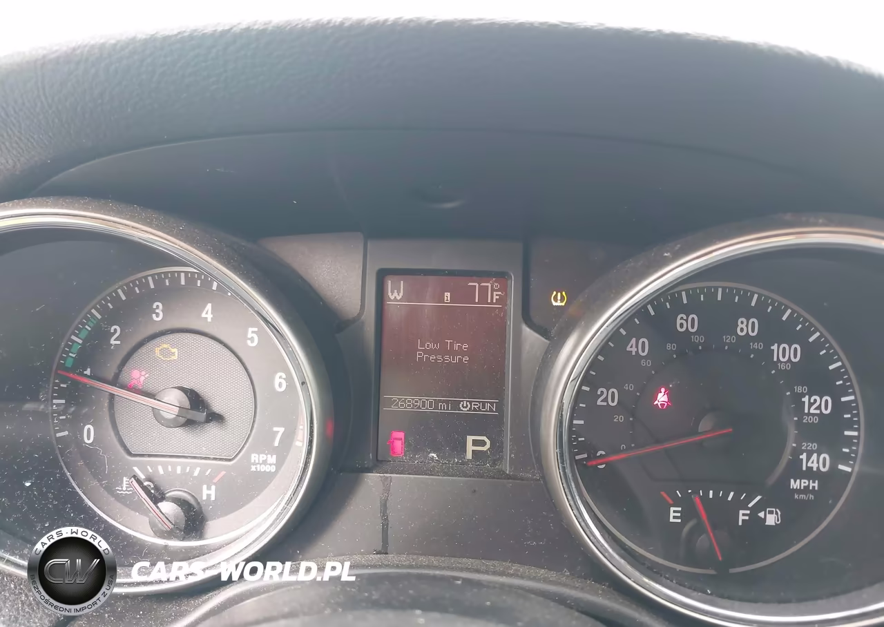 2012 Jeep Grand Cherokee Laredo VIN:1C4RJEAG1CC227939 - 7