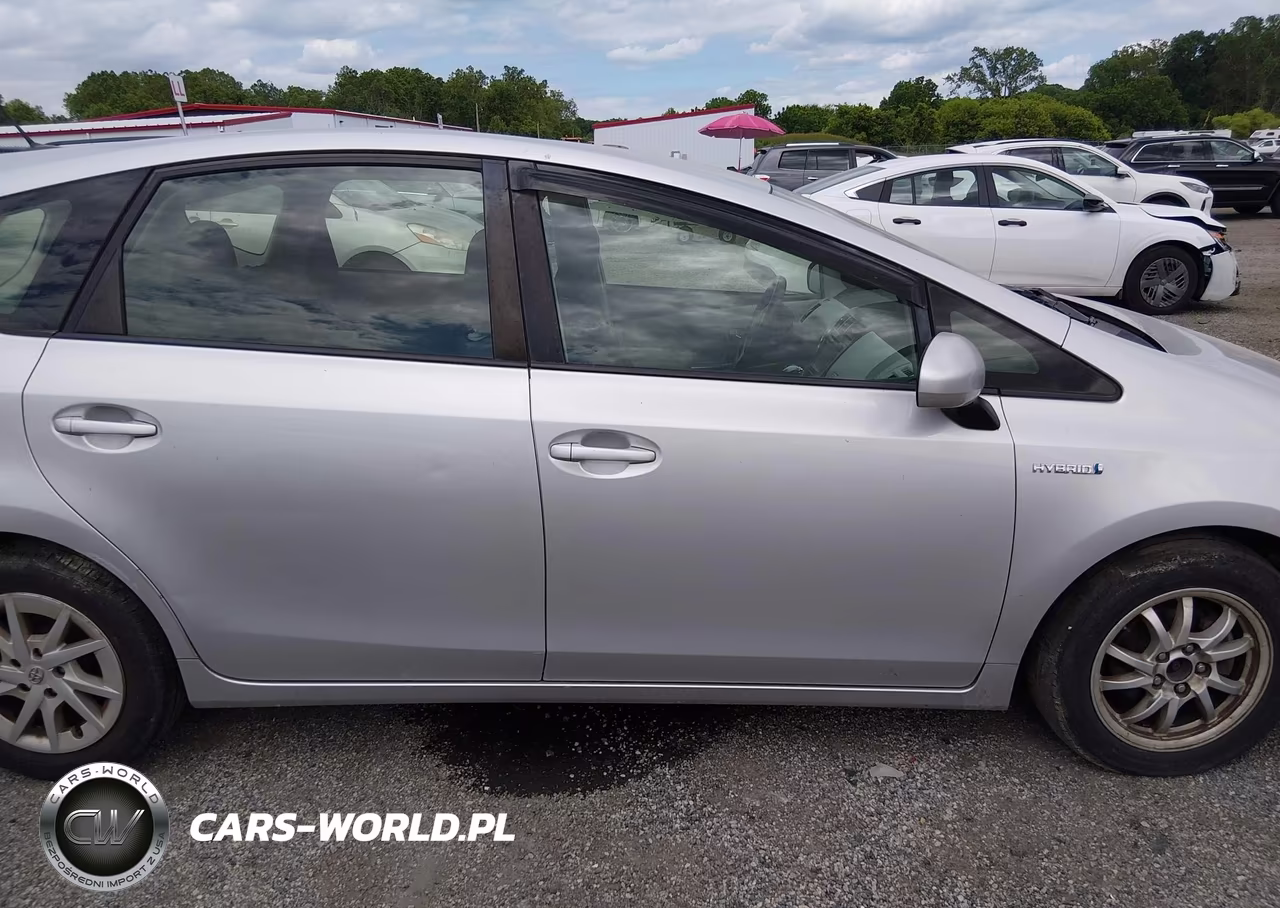 2013 Toyota Prius V Three VIN:JTDZN3EU4D3236158 - 13