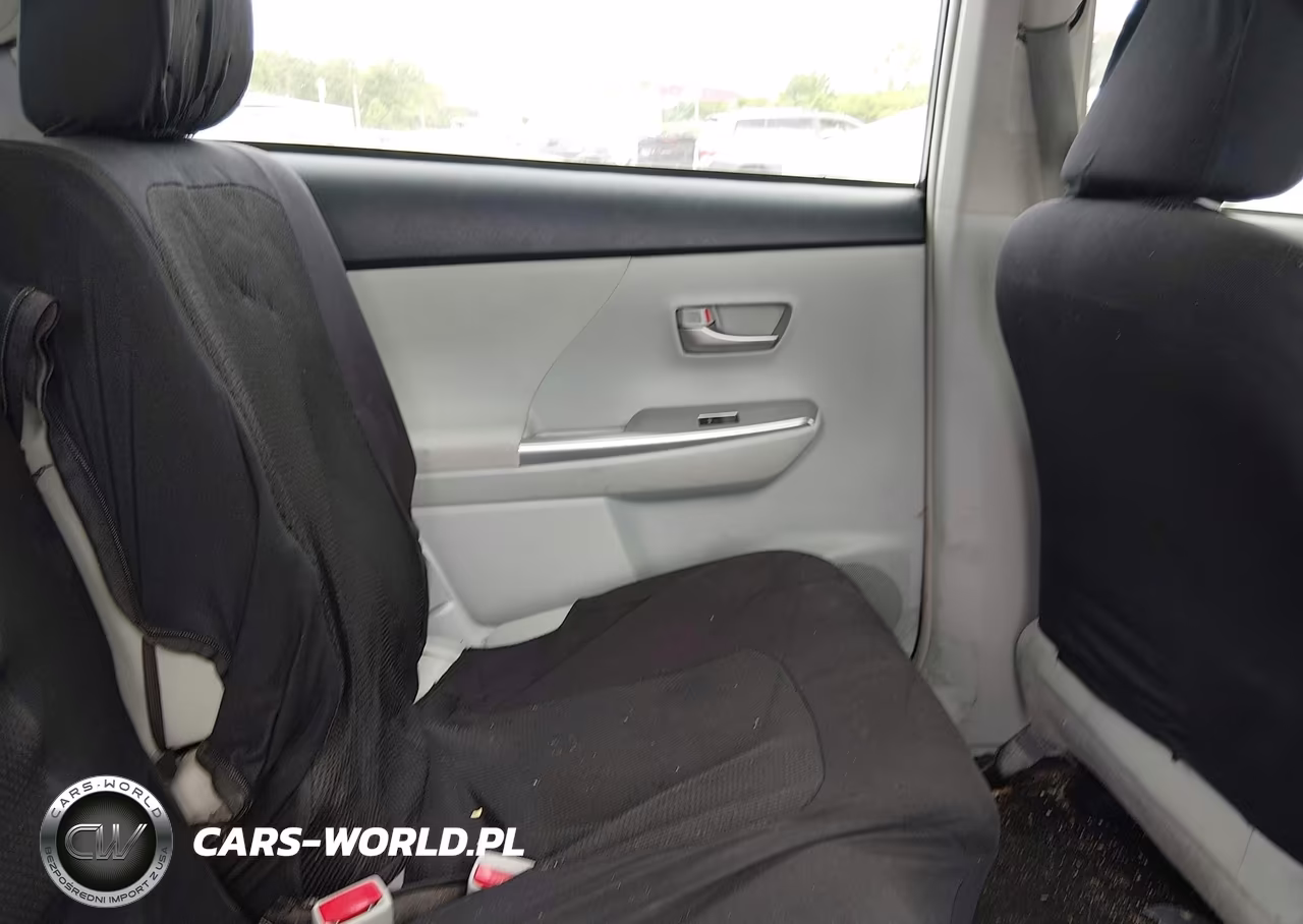 2013 Toyota Prius V Three VIN:JTDZN3EU4D3236158 - 8