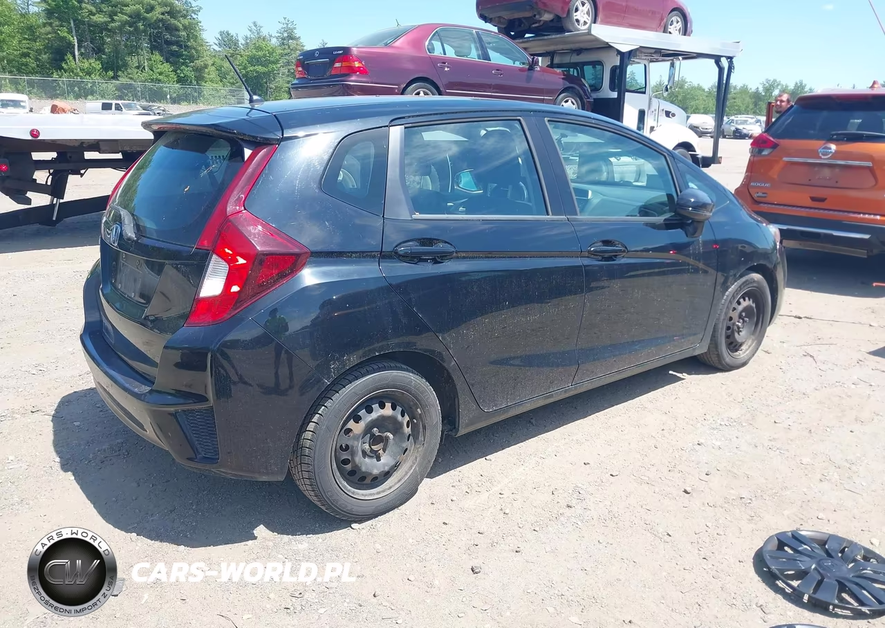 2015 Honda Fit Lx VIN:3HGGK5H58FM768015 - 4