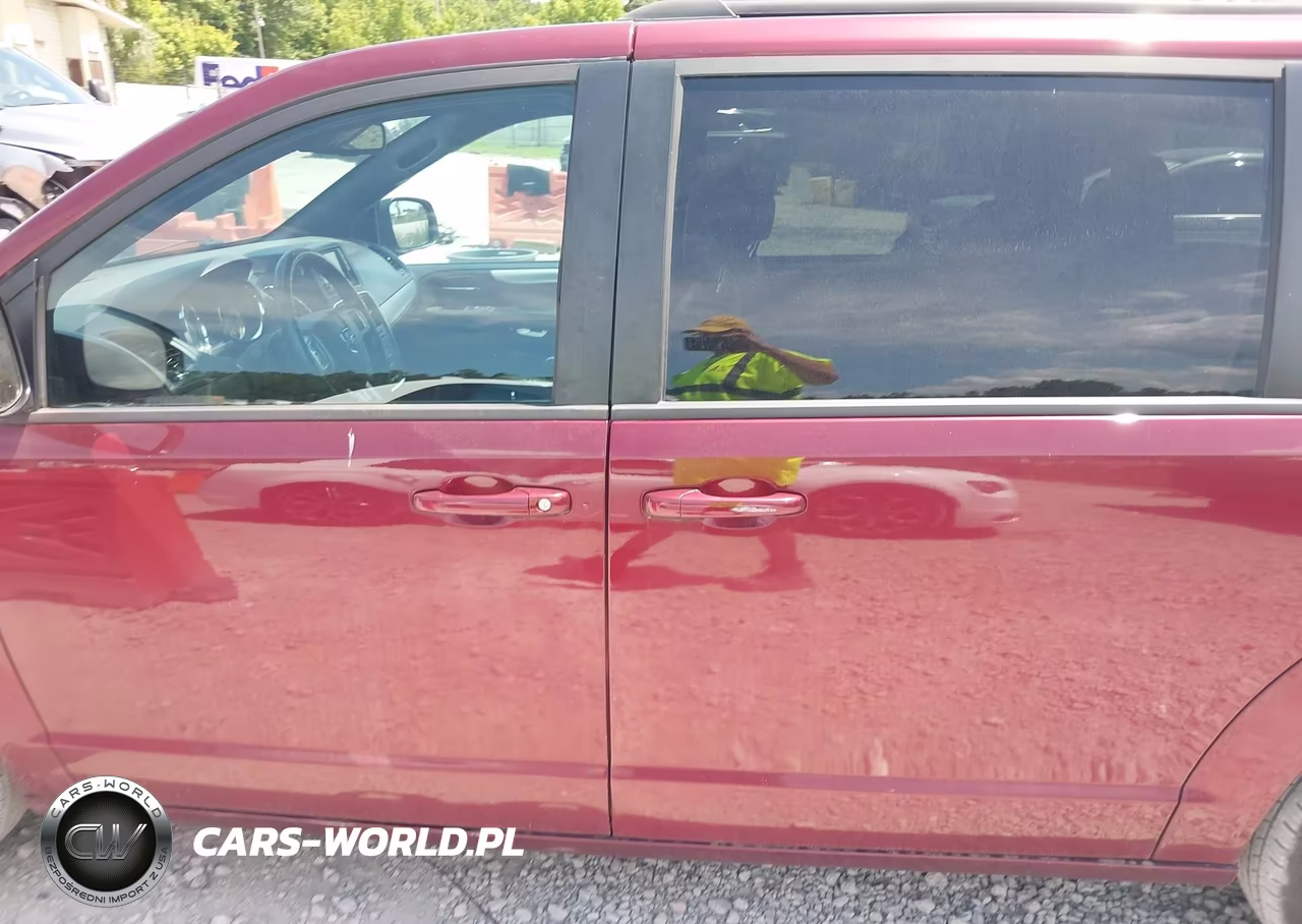 2018 Dodge Grand Caravan Gt VIN:2C4RDGEGXJR282441 - 15
