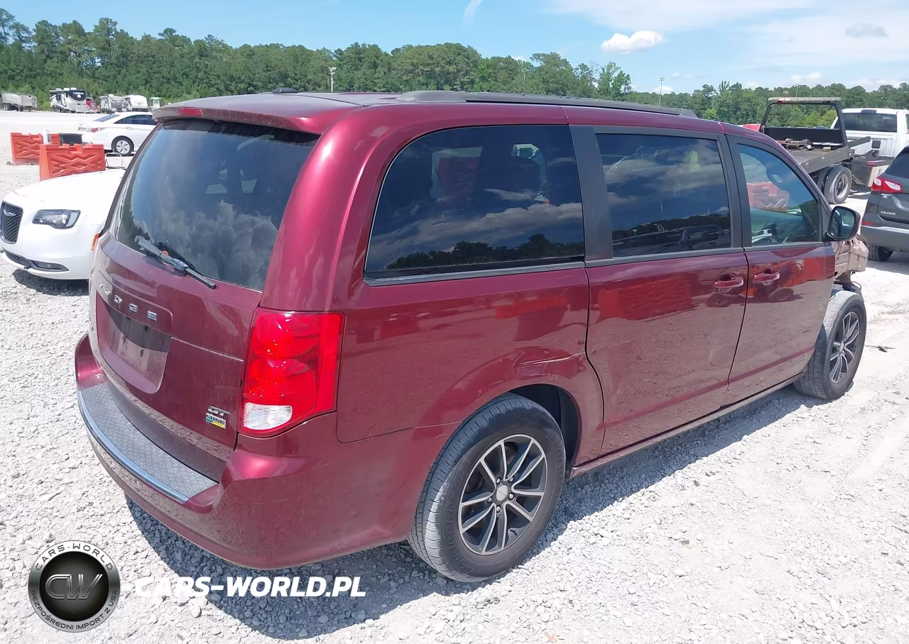 2018 Dodge Grand Caravan Gt VIN:2C4RDGEGXJR282441 - 4