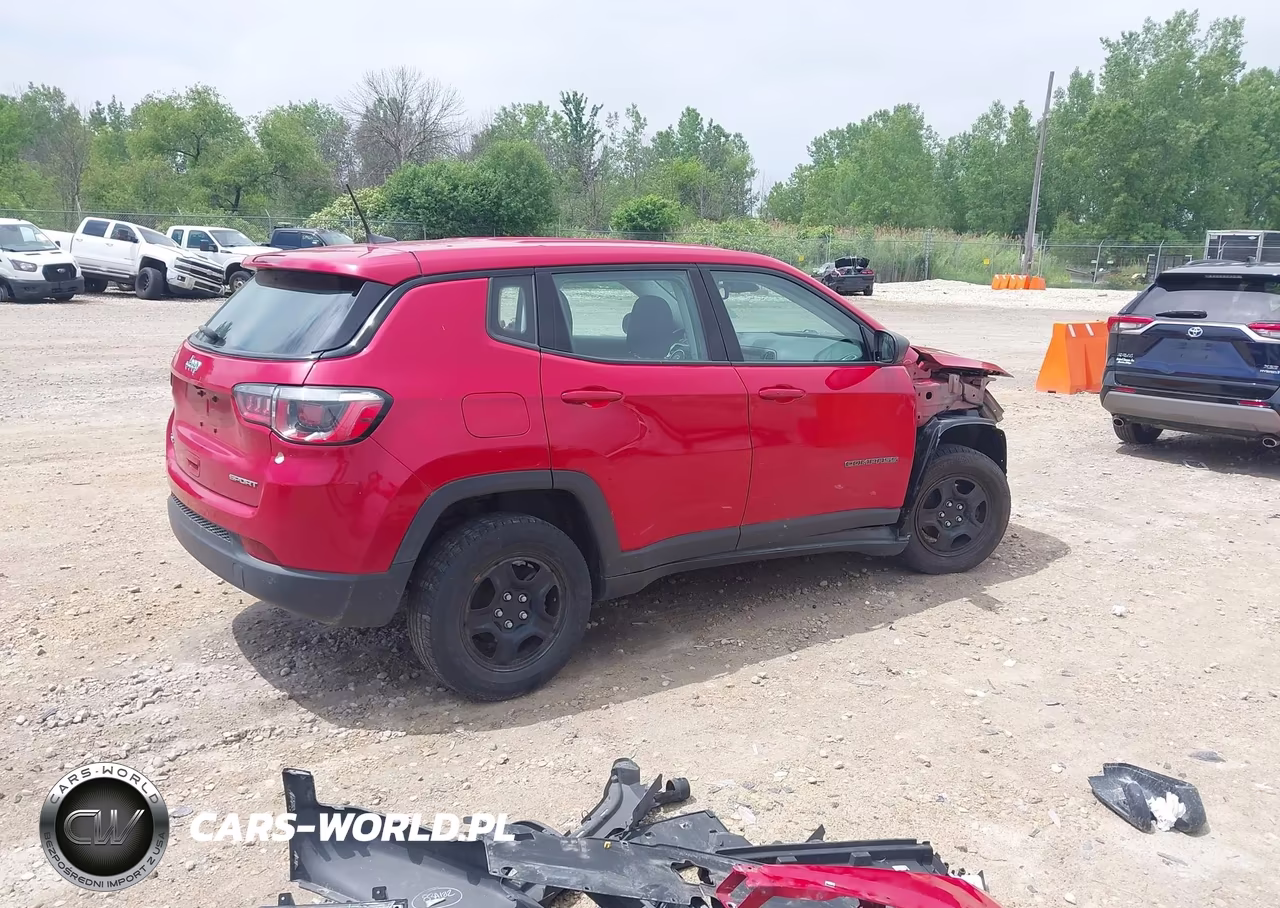 2018 Jeep Compass Sport 4X4 VIN:3C4NJDAB4JT345403 - 4