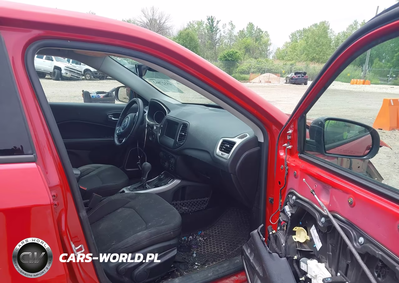2018 Jeep Compass Sport 4X4 VIN:3C4NJDAB4JT345403 - 5