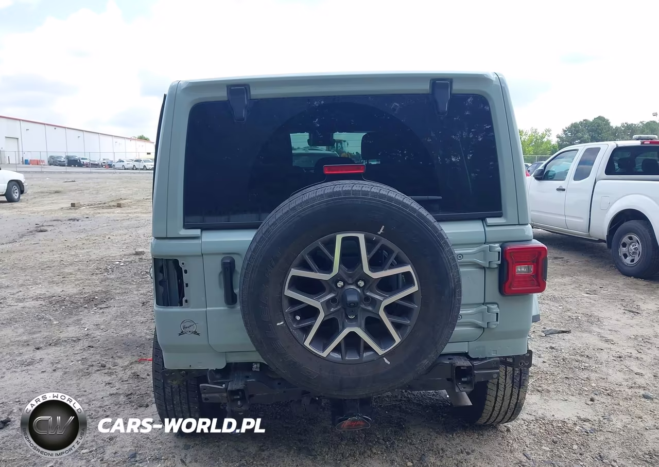 2024 Jeep Wrangler 4-Door Sahara 4X4 VIN:1C4PJXEG9RW326657 - 17