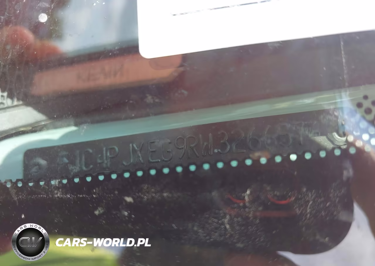 2024 Jeep Wrangler 4-Door Sahara 4X4 VIN:1C4PJXEG9RW326657 - 18