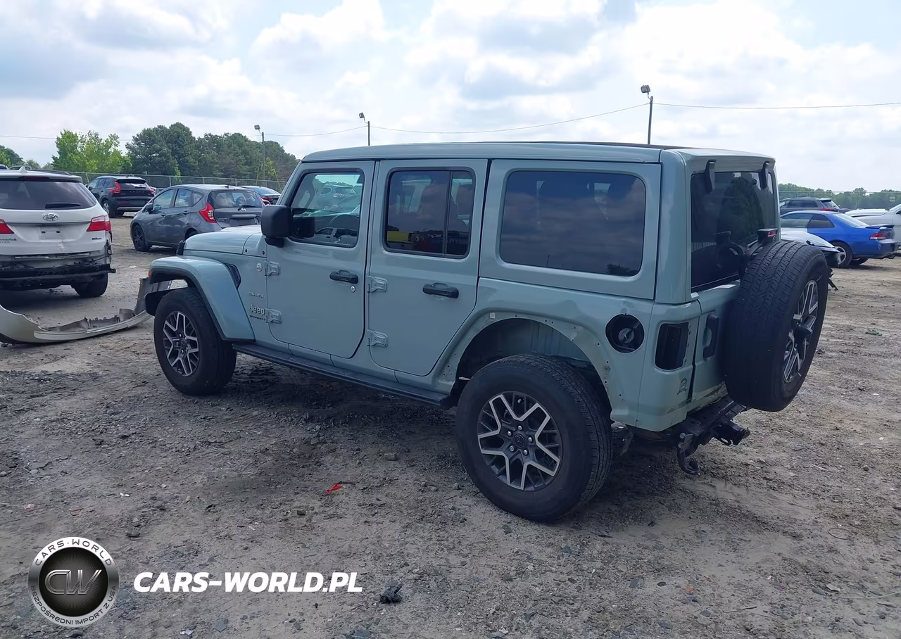 2024 Jeep Wrangler 4-Door Sahara 4X4 VIN:1C4PJXEG9RW326657 - 3
