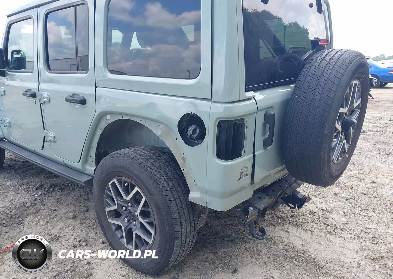 2024 Jeep Wrangler 4-Door Sahara 4X4 VIN:1C4PJXEG9RW326657 - 6