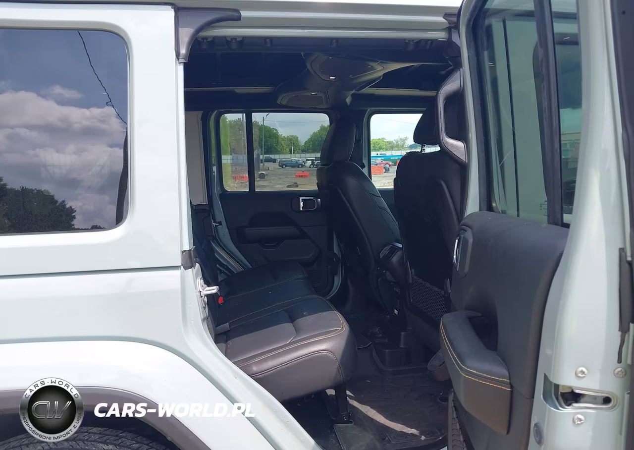 2024 Jeep Wrangler 4-Door Sahara 4X4 VIN:1C4PJXEG9RW326657 - 8