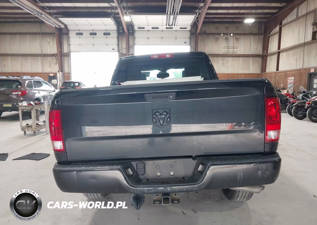 2017 Ram 1500 Express 4X4 6'4 Box VIN:1C6RR7FG7HS830850 - 16