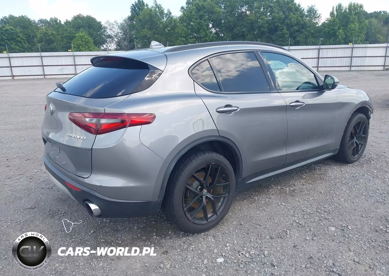 2018 Alfa Romeo Stelvio Ti Sport Awd VIN:ZASFAKNN3J7B81585 - 4
